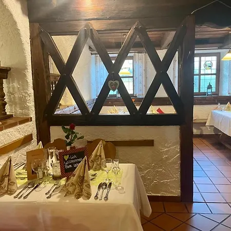 Und Restaurant Post Prienbach Casa de hóspedes 3*
