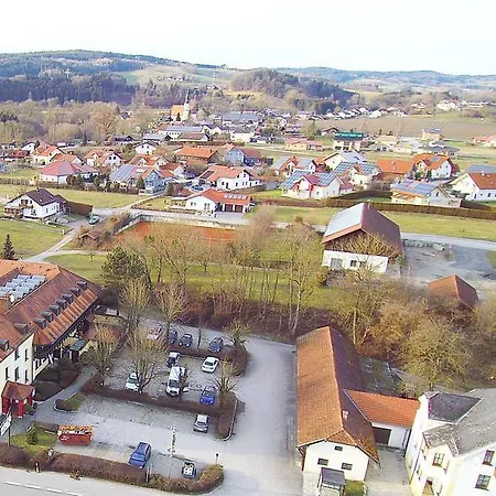 Und Restaurant Post Prienbach ゲストハウス Stubenberg