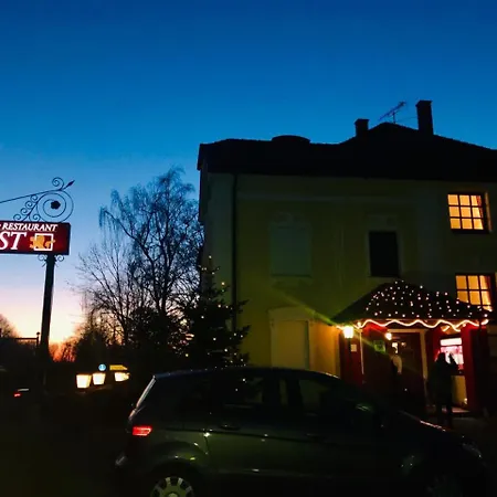 Und Restaurant Post Prienbach ゲストハウス 3*
